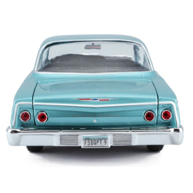 Maisto Chevrolet Bel Air 1962 blau 1/18